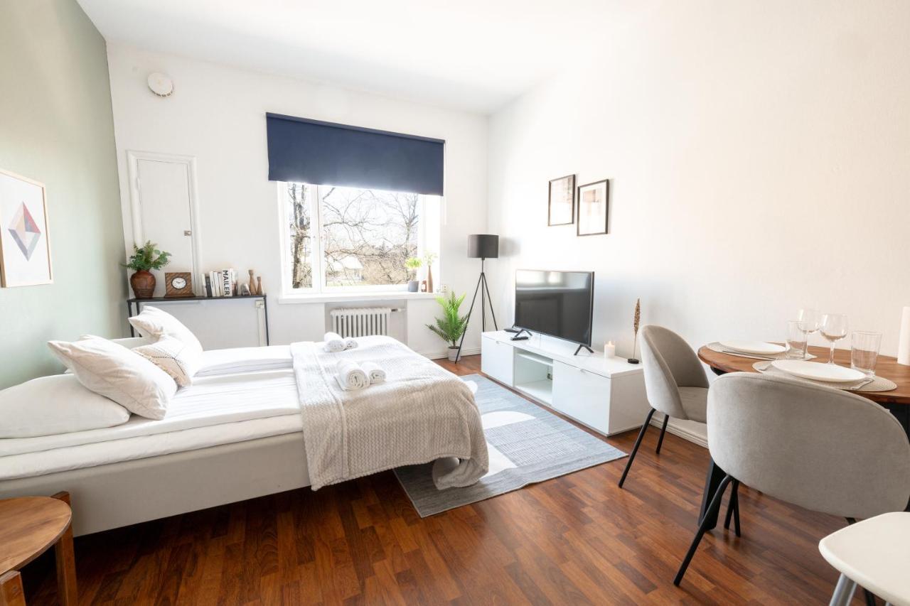 2Ndhomes Cozy Helsinki Center Studio With Park View Helsínquia Exterior foto
