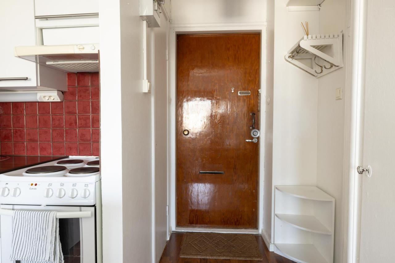 2Ndhomes Cozy Helsinki Center Studio With Park View Helsínquia Exterior foto